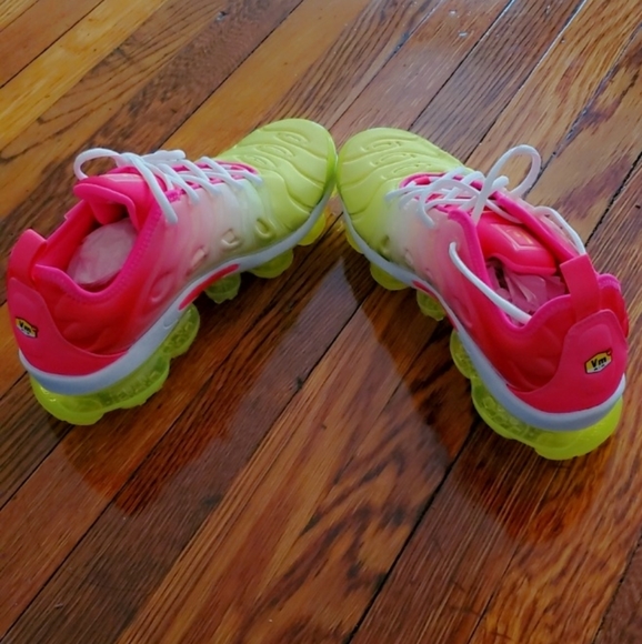RARE NIKE Vapormax Plus Pink Volt Gradient Running Shoes Womens 10 - Picture 10 of 12